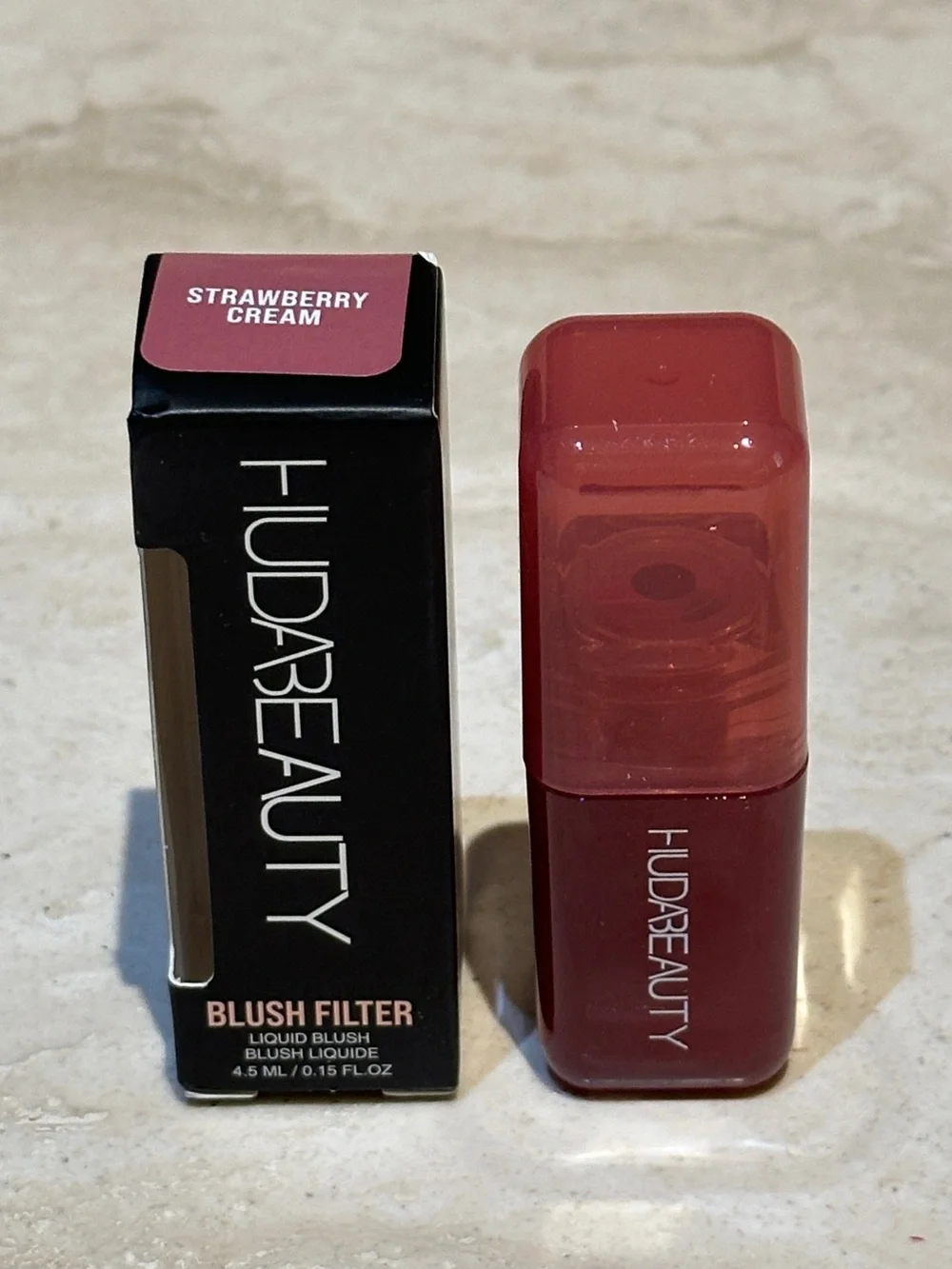 HUDA BEAUTY Blush Filter Soft Glow Liquid Blush Strawberry Cream